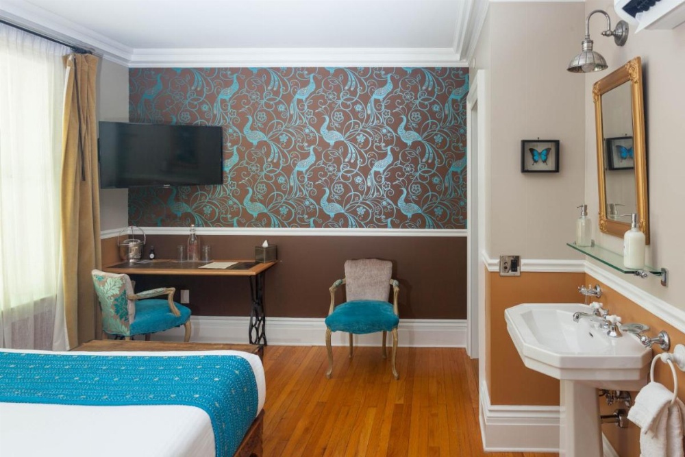 Queen Room